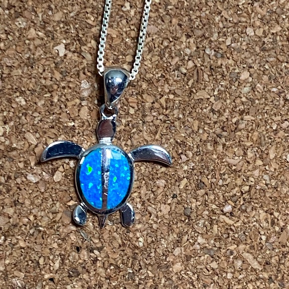 3 necklaces sold together - Picture 2 of 3